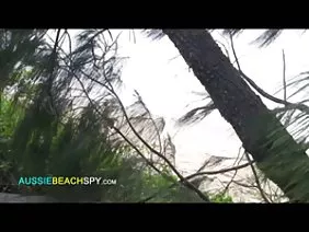 關於辦公室負責人的謠言很骯髒，他們說，他經常看著色情片，扯掉他那龐大的單位，邀請女性員工拿獎來吮吸農場。沒有一個女人自願來到老闆的地毯上。莫妮克亞歷山大迅速響應了酋長的號召，因為紋身的女人正在搖擺著工作場所的方式，因為處女們感到榮幸。抵押貸款掛在小腿上，解僱不是最好的消息。在那個命運多day的日子裡，外面太多雨，所以經理穿上了一件不適合包租的小雨衣，辦公室服裝的規則用黑白分明。受到驚嚇的國際足聯決定採取果斷行動：進入辦公室時，她很快脫光衣服並邀請該男子入睡。 Durekha不知道老闆會談論暑假和稍微延遲工資。