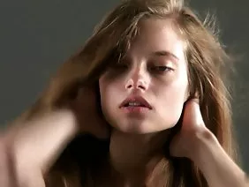 尼克博士有很好的業力，因為無論他去哪個病人，他總能找到疾病的原因和治療方法。起初，他們害怕聯繫一位神奇的醫生，但隨後謠言傳遍了整個大都市，感恩的病人開始向朋友推薦他們的救世主。婦女在婦科問題上向碼頭講話，男子試圖學習狡猾以提高效力，但有時候情況非常嚴重。一個有天賦的年輕人試圖不濫用他的技能，但這並不總是成功。豐滿的拉丁美洲家庭主婦Missy Martinez在淋浴房從事手淫。帶有逃逸的熱水流的淋浴很好地刺激了胯部，緊貼著肛門，使潛水員變暖。突然，這個女孩在高潮抽搐的情況下跌跌撞撞地跌倒了，沒有成功，彎曲，並在下背部捏了一些東西。在電話會議期間，醫生正處於休息時間，所以他沒有拒絕這位女士，試圖找出飛行中侵權的原因。當他抽搐病人的肛門時，醫治魔術醫生尼克偶然發現了。他撫摸他的屁股的時間越長，Missy Martinez就越好。所有這些都導致​​規定的治療方法是肛交，深入穿透直腸，不要忘記括約肌和肛門的初步刺激。