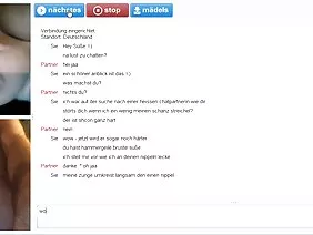 這個毛茸茸的男人和他的情婦Ritka用業餘相機帶回家做愛。這位年輕的女士有點害羞，自己建立起來很敏感，然後kukan迅速走向了喉頭。一位頭髮上有巧克力色的客人像真空吸塵器一樣潦草地畫了一個皮革螺栓，沒有可能撕下笨蛋的尾巴。羞恥的小女孩，在美麗的眼睛裡反映出來，坐在男子氣概上哈哈利亞。 davalka騎手很弱，所以這個漂亮的生物很快就會在臀部廣泛分佈的情況下安頓下來。在Misha的背後，她操了Rita，讓陰部臉紅到番茄色。當種馬在肚子上完成婊子時，立即取出精子滴，沖洗皮膚。