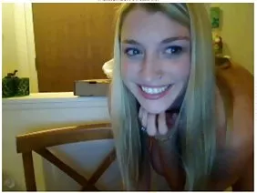 查爾斯·德拉（Charles Dera）擊退了所有無法成功通過其課程的女學生，因此在非工作時間仍在重新學習。這位頑固的教授對每件小事都挑剔，但當學生臉上很可怕或者身材上有許多瑕疵時，他表現得很憐憫。淫蕩的好色之徒已經安排了另一個受害者，突然校長闖入觀眾 - 豐滿的黑髮Romi Raine。那個帶著陰沉面孔的嚴厲的女性用不同的聲音尖叫著，命令病房拿出一個皮革西葫蘆，年輕的神已經開始從他們的褲子上傳下來了傳說。一個有創造力的偽君子想撒謊，但老闆提出了一個協議 - 一個陰莖的示範，以換取顯示她的胸部！