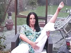 瘋狂的法國變態者以超級英雄的風格捲起一股自命不凡的狂歡。男人戴著邪惡的著名戰士的面具，女人只是穿著性感裝扮，以感謝他們的救星與驢，驢和嘴巴。起初，一群sodomites正在享受樂趣，喧鬧的音樂和充滿樂趣的酒精濫用。但是，只要歡樂的人們能夠掩蓋醉漢的霧氣，就會開始狂歡。特別是活躍的小雞正在等待肛管和三管下頜的脫落，但沒有人想要滿足恐怖分子麵具中的虛張聲勢，因為他有一個長長的晚上，他的拳頭中有一個kukan。