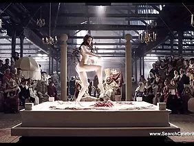 俄羅斯迷人的青少年弗拉迪斯拉夫和阿蘭他媽的不同姿勢，並在業餘攝像機拍攝自己。