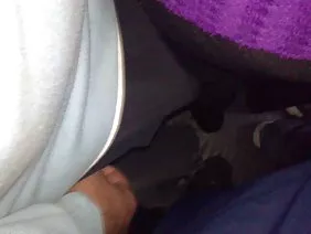 有趣的烏拉圭乳頭Karol Vega用穿著紅色內褲和胸罩的成熟身體來逗弄她的情人。這個女孩從另一個房間的角落裡挑起一條腿的男朋友，優雅地伸出她的屁股，讓等待的公牛離開她的腦海，她吹噓山雀。開火的遊戲開始讓男朋友變得更加興奮，足以讓她撕成碎片並將她拉到喉嚨裡打嗝！一個燃燒的吻使陰莖頭部射精。 Karol Vega的zaglottes並不謙虛，他粗俗而且令人興奮，就像一瓶裝有啤酒的伏特加酒！令人眼花繚亂的野獸猛拉一個孩子的傢伙，收集唾液並將其吐到深紅色的玉竿上，雙手以一個混蛋的華爾茲步調，催促尿道開始對未來射精的高潮前收縮。你可以猜出雞蛋棒會對eclair做什麼，蛋白質填料會從中穗？