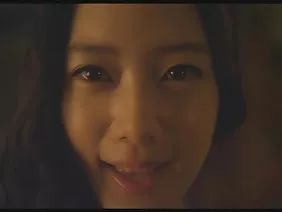 熱門青少年在網絡攝像頭前拍攝他們的第一次他媽的。男孩笨拙地將他的雞巴插入她的新鮮陰部，女孩開始強烈地呻吟。無論如何，他們為他們拍攝的視頻感到非常自豪。