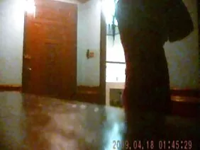 Dude剛剛在沙發上乾了一個漂亮的俄羅斯美女，有著美味的乳房，他們看著他去拜訪他。 Chika正患有癌症，將她的屁股變成了一個年輕男子，她正用彈性屁股抱著她，並且在肛門中有自信的震動。寶貝還沒有為這種性行為做好準備，但意外的性交讓她很興奮，以至於她準備放任何地方。